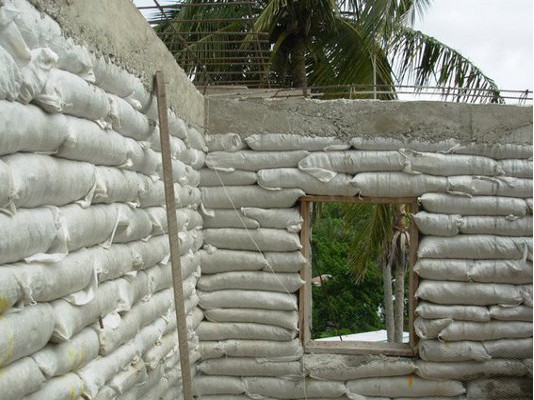 earthbag_building.jpg